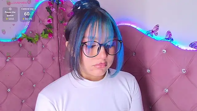 sophiievv online show from April 2026 07:58:02 PM