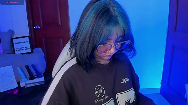 sophiievv online show from February 2026 06:17:02 PM