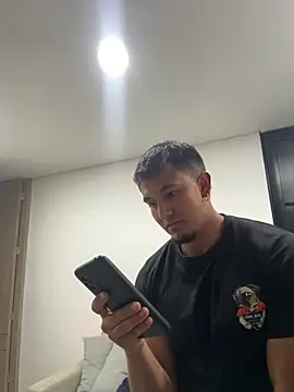 Snapshot of JeanLust chatting on April 2026 01:12:01 AM JeanLust online show from April 2026 01:12:01 AM