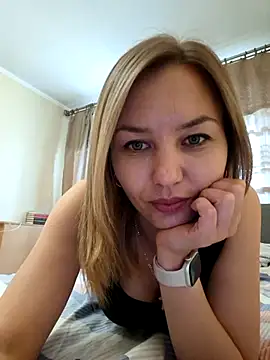 Snapshot of VeroLoverx chatting on September 2025 12:11:01 PM VeroLoverx online show from September 2025 12:11:01 PM