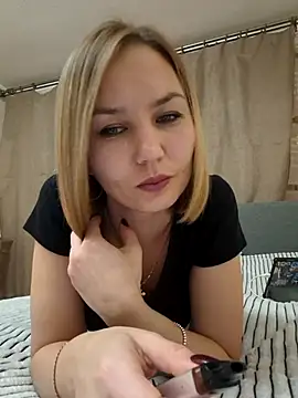 VeroLoverx online show from October 2025 03:52:01 PM