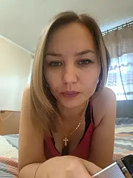Snapshot of VeroLoverx chatting on September 2025 09:47:02 AM VeroLoverx online show from September 2025 09:47:02 AM