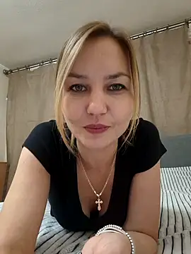 VeroLoverx online show from October 2025 03:34:02 PM