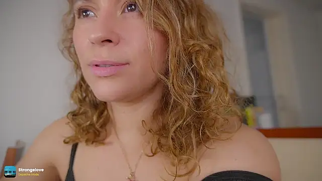 Snapshot of Seducktive chatting on November 2025 09:29:02 PM Seducktive online show from November 2025 09:29:02 PM