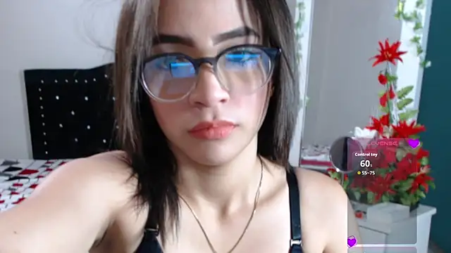 Snapshot of Coraline_Playful chatting on September 2025 12:06:01 PM Coraline Playful online show from September 2025 12:06:01 PM
