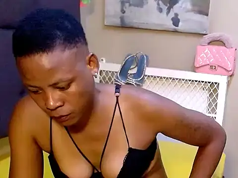 Kudziy online show from November 2025 06:14:01 PM