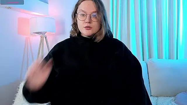 Snapshot of Alissa_S chatting on November 2025 04:24:01 PM Alissa S online show from November 2025 04:24:01 PM