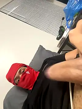 Snapshot of lionr0660 chatting on September 2025 06:57:01 PM lionr0660 online show from September 2025 06:57:01 PM