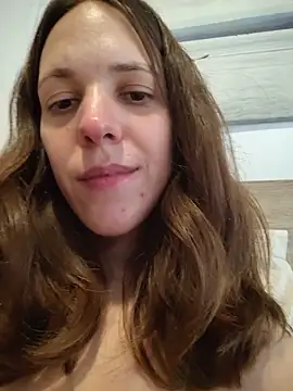 Snapshot of lauflor chatting on June 2026 04:33:02 PM lauflor online show from June 2026 04:33:02 PM