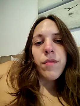 Snapshot of lauflor chatting on April 2026 07:11:01 PM lauflor online show from April 2026 07:11:01 PM