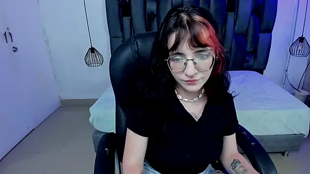 AfroditaLeclair online show from November 2025 08:13:02 PM