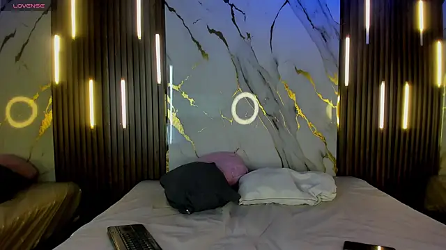 Snapshot of VictoriaDuart chatting on November 2025 08:24:02 PM VictoriaDuart online show from November 2025 08:24:02 PM