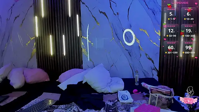 Snapshot of VictoriaDuart chatting on October 2025 08:28:02 PM VictoriaDuart online show from October 2025 08:28:02 PM