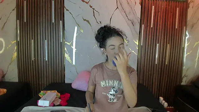 Snapshot of VictoriaDuart chatting on October 2025 08:10:01 PM VictoriaDuart online show from October 2025 08:10:01 PM