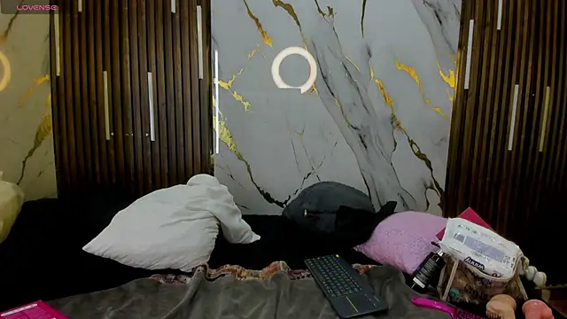 Snapshot of VictoriaDuart chatting on October 2025 08:42:01 PM VictoriaDuart online show from October 2025 08:42:01 PM