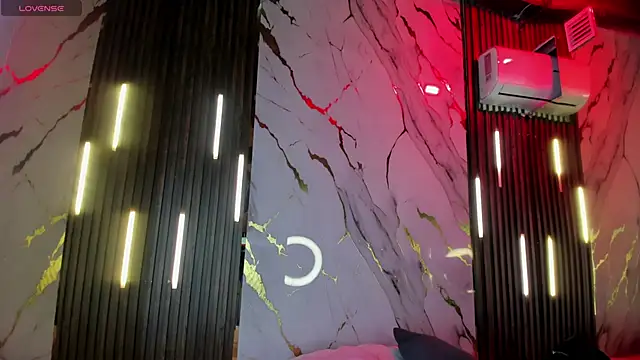 Snapshot of VictoriaDuart chatting on November 2025 08:13:02 PM VictoriaDuart online show from November 2025 08:13:02 PM