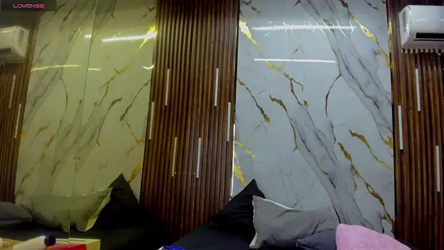 Snapshot of VictoriaDuart chatting on November 2025 08:14:01 PM VictoriaDuart online show from November 2025 08:14:01 PM