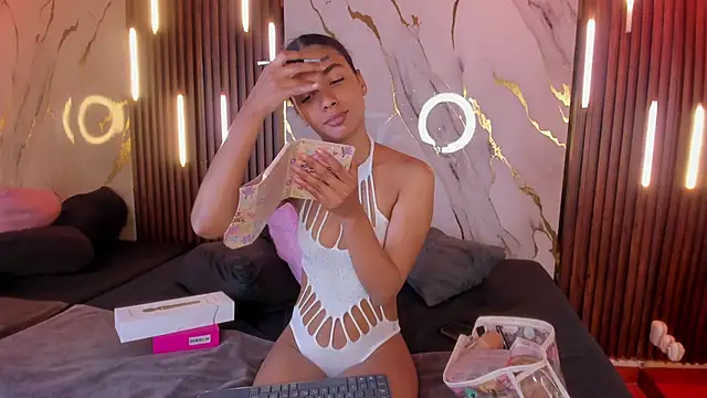 Snapshot of VictoriaDuart chatting on October 2025 07:59:02 PM VictoriaDuart online show from October 2025 07:59:02 PM