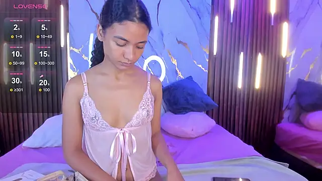 Snapshot of VictoriaDuart chatting on October 2025 08:20:01 PM VictoriaDuart online show from October 2025 08:20:01 PM