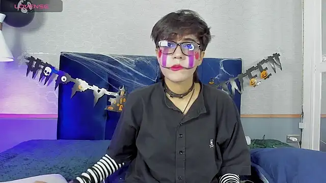 Snapshot of Tsuki_Maru chatting on October 2025 08:30:02 PM Tsuki Maru online show from October 2025 08:30:02 PM