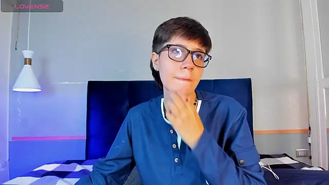 Snapshot of Tsuki_Maru chatting on November 2025 08:24:01 PM Tsuki Maru online show from November 2025 08:24:01 PM