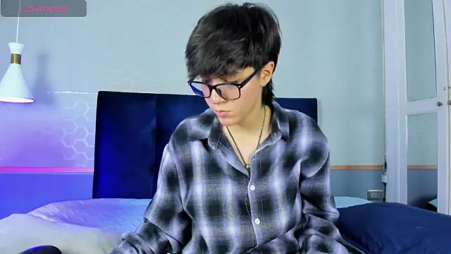 Snapshot of Tsuki_Maru chatting on November 2025 08:14:01 PM Tsuki Maru online show from November 2025 08:14:01 PM