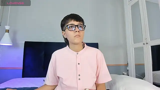 Snapshot of Tsuki_Maru chatting on November 2025 09:31:01 PM Tsuki Maru online show from November 2025 09:31:01 PM