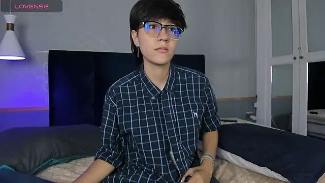 Tsuki Maru online show from October 2025 08:02:01 PM