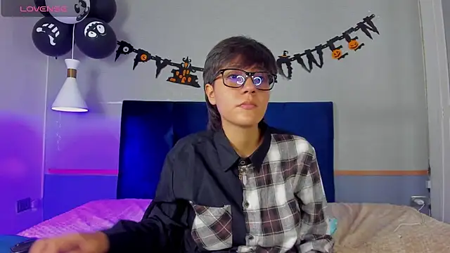 Snapshot of Tsuki_Maru chatting on October 2025 08:19:02 PM Tsuki Maru online show from October 2025 08:19:02 PM