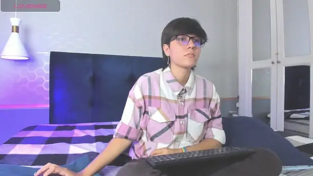 Tsuki Maru online show from October 2025 08:09:02 PM