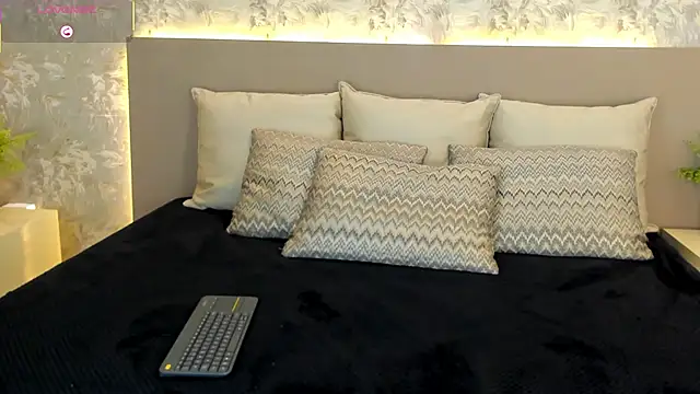 MilaGrace1 online show from September 2025 10:21:02 AM