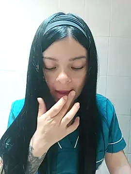 LunaJacobs online show from April 2026 07:10:02 PM