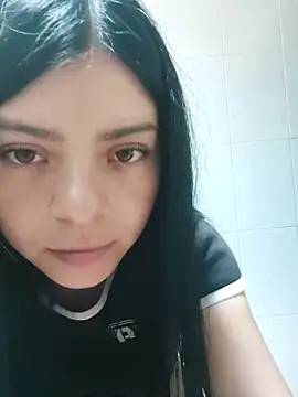 LunaJacobs online show from April 2026 05:19:02 PM