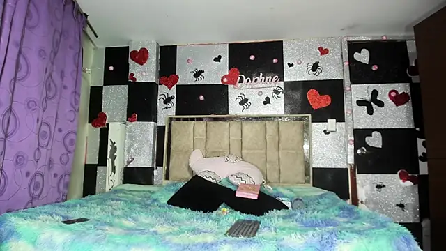 Snapshot of skinnyanddaphne chatting on December 2025 03:14:02 PM skinnyanddaphne online show from December 2025 03:14:02 PM