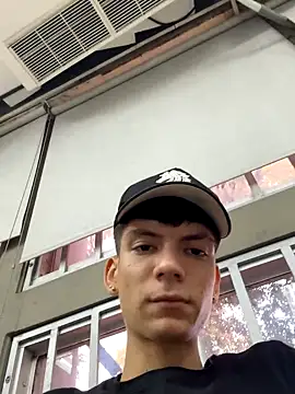 Snapshot of Luck__090 chatting on October 2025 06:19:02 PM Luck 090 online show from October 2025 06:19:02 PM