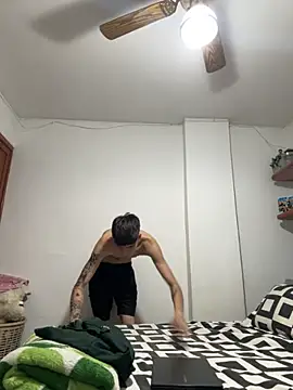 Snapshot of Luck__090 chatting on November 2025 01:44:02 AM Luck 090 online show from November 2025 01:44:02 AM