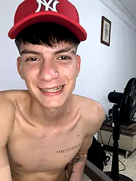 Snapshot of Luck__090 chatting on October 2025 02:33:02 AM Luck 090 online show from October 2025 02:33:02 AM