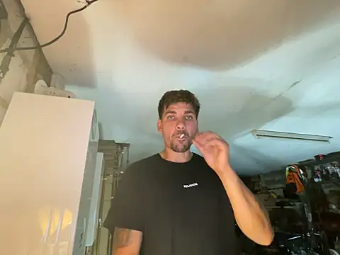 str8boyx online show from June 2026 07:19:01 PM