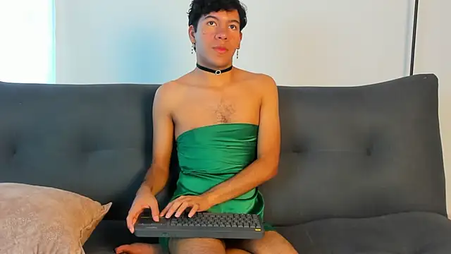 Snapshot of E_R_O_S_ chatting on December 2025 12:51:01 PM E R O S online show from December 2025 12:51:01 PM