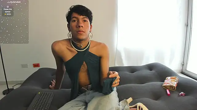 E R O S  online show from November 2025 07:58:01 PM