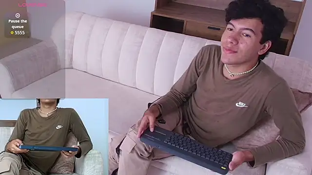 E R O S  online show from September 2025 09:10:02 PM