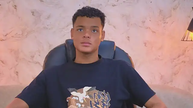 Valentino Thompson online show from October 2025 07:37:01 PM