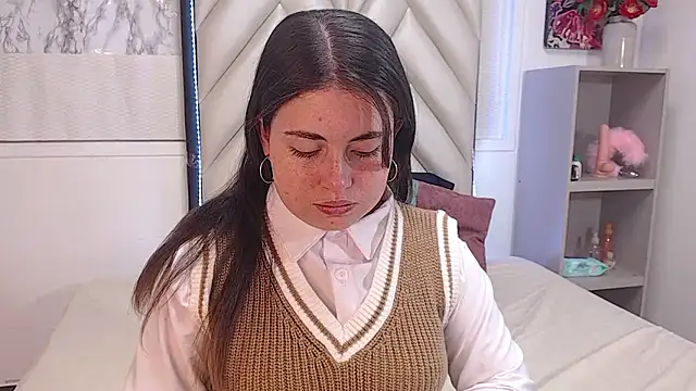 Snapshot of Vicluxxx chatting on October 2025 12:17:02 PM Vicluxxx online show from October 2025 12:17:02 PM