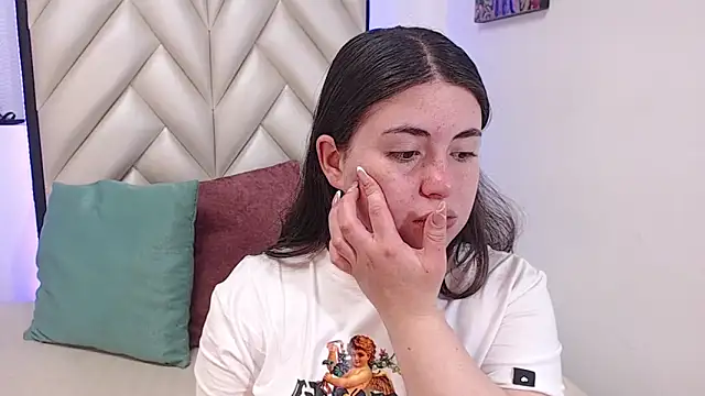 Snapshot of Vicluxxx chatting on November 2025 01:04:02 PM Vicluxxx online show from November 2025 01:04:02 PM