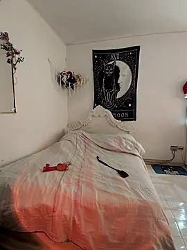 Snapshot of kathfendom chatting on December 2025 06:34:02 PM kathfendom online show from December 2025 06:34:02 PM