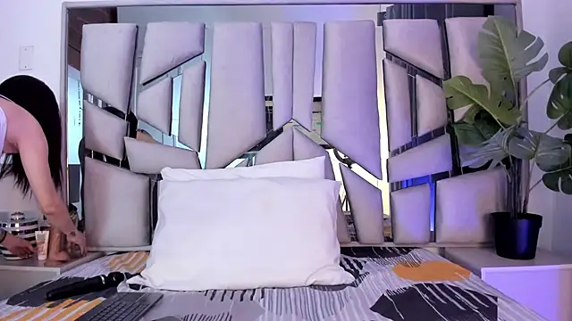 Snapshot of _valeria_saenz_ chatting on November 2025 02:50:03 AM valeria saenz online show from November 2025 02:50:03 AM