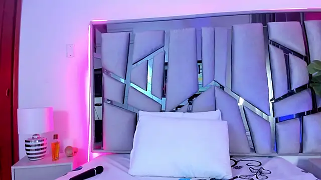 Snapshot of _valeria_saenz_ chatting on October 2025 02:24:02 AM valeria saenz online show from October 2025 02:24:02 AM