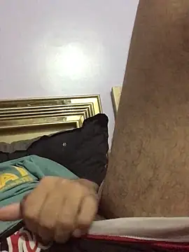 Snapshot of FlungBergenia chatting on November 2025 03:27:02 PM FlungBergenia online show from November 2025 03:27:02 PM