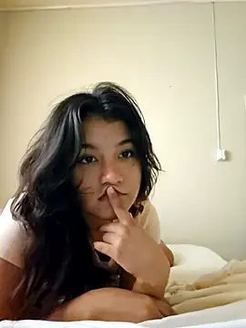 Hellenlin online show from October 2025 05:16:02 PM