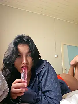 Hellenlin online show from November 2025 05:40:01 PM